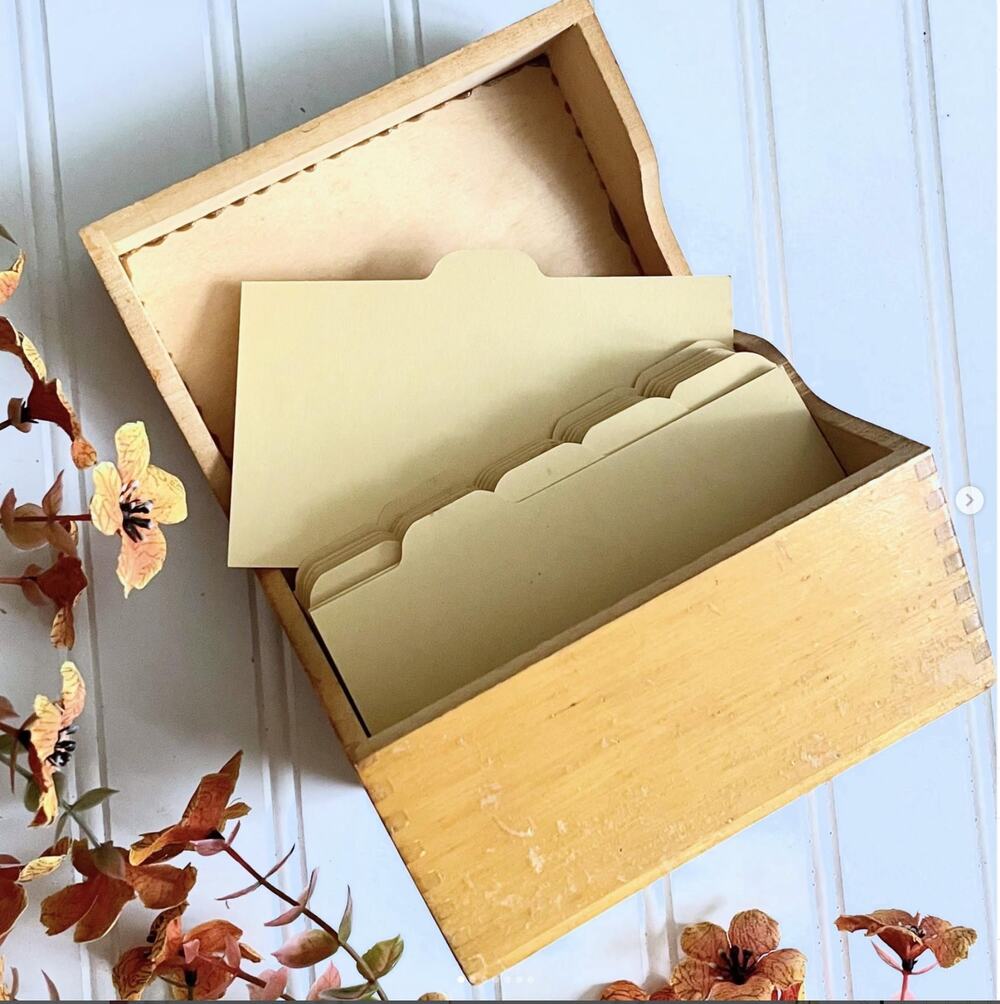 Vintage Recipe Box Dovetailed Wood Hinged Farmhouse Kitchen Office Index Cards